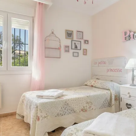 Mirador De La Atalaya Con Jardin