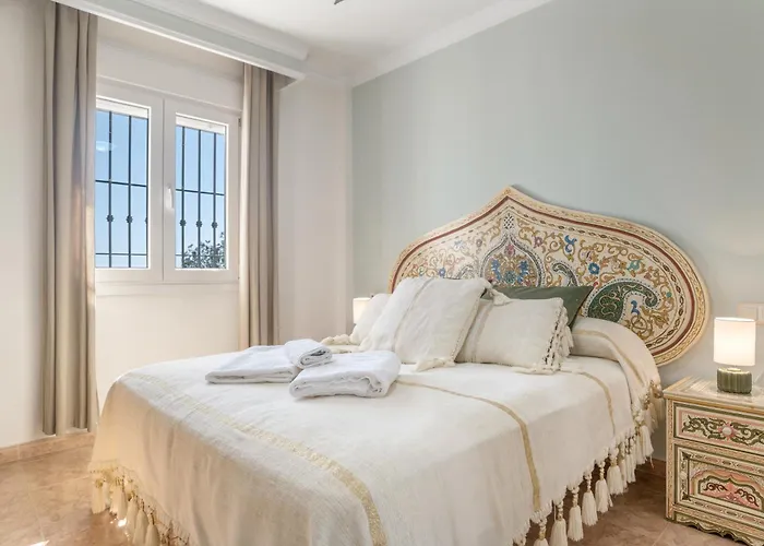 Mirador De La Atalaya Con Jardin